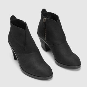 Eileen Fisher Black Murphy Intaglio Leather Bootie Heeled Boot Raw Hem Size 7